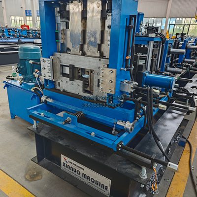 máquina perfiladeira de ripa metálica forma perfis metálicos