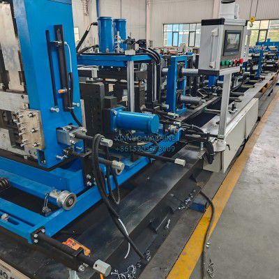 máquina perfiladeira de ripa metálica forma perfis metálicos
