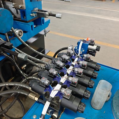 high-precision c profile roll forming machine with auto-cut 