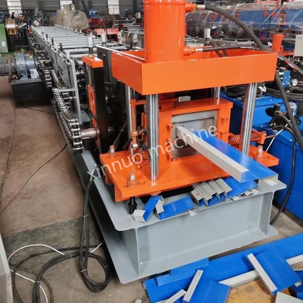 z purlin roll forming machine, shapes steel via rolling